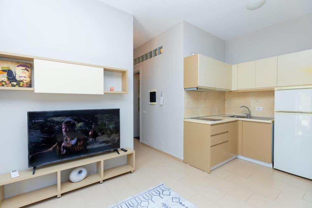 The Coastal Apartment *